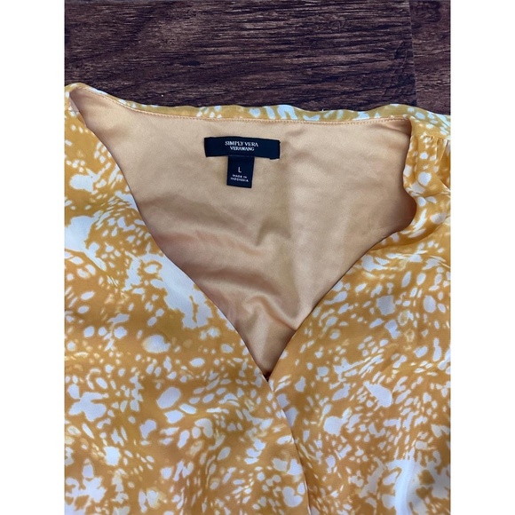 Simply Vera Womens Size L Mustard Yellow Floral Tiered Ruffle Mini Wrap V Neck - Picture 3 of 7